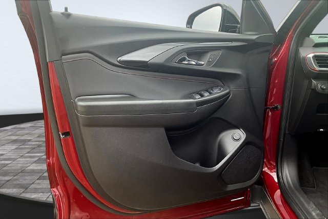 Used 2023 Chevrolet TrailBlazer RS w/ Sun and Liftgate Package FWD image 20