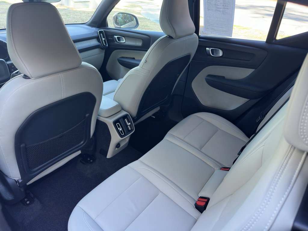 Used 2020 Volvo XC40 T4 Inscription image 22