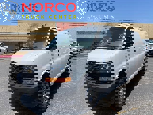 Used 2021 Chevrolet Express 2500 Extended w/ Driver Convenience Package image 4