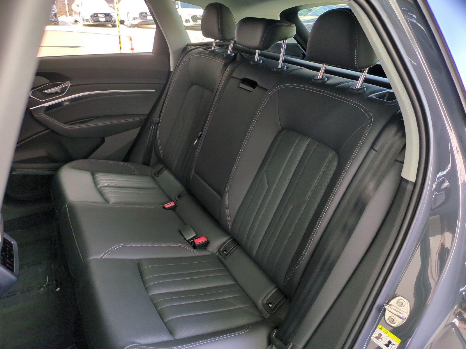 Used 2024 Audi Q8 e-tron Premium Plus w/ Premium Plus Package AWD/4WD image 30