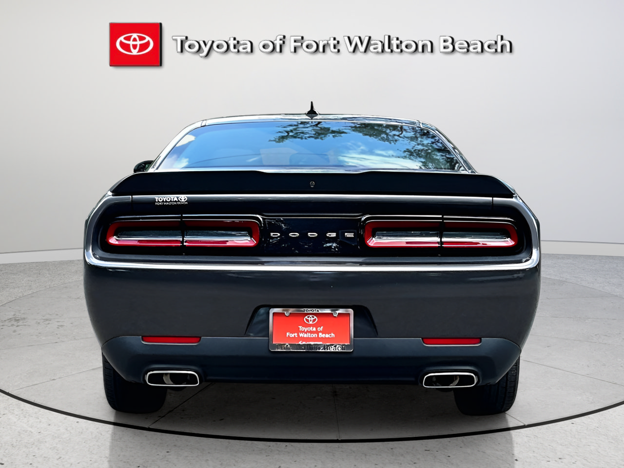 Used 2023 Dodge Challenger SXT RWD image 5