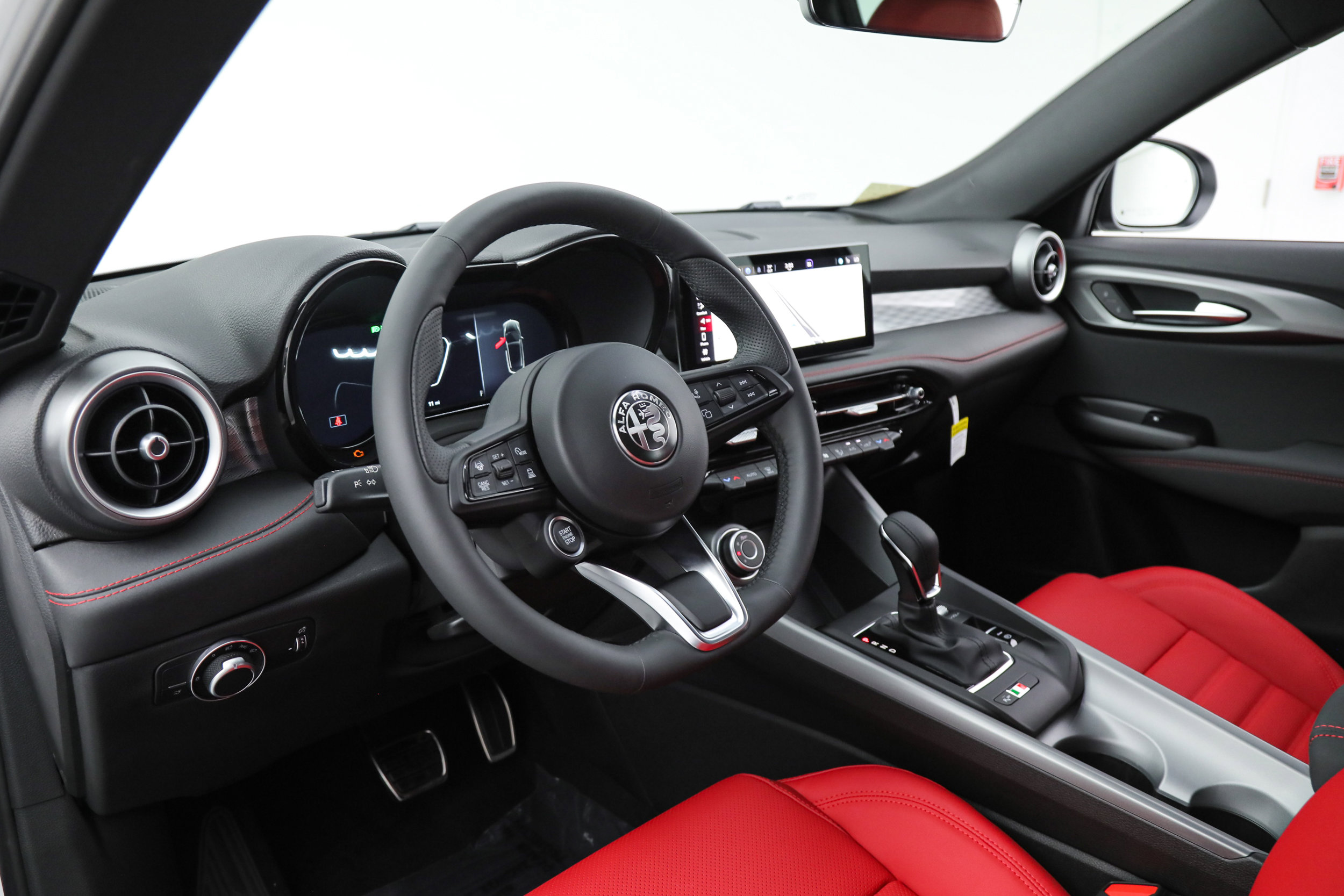 New 2026 Alfa Romeo Tonale Sprint w/ Red Premium Package image 17