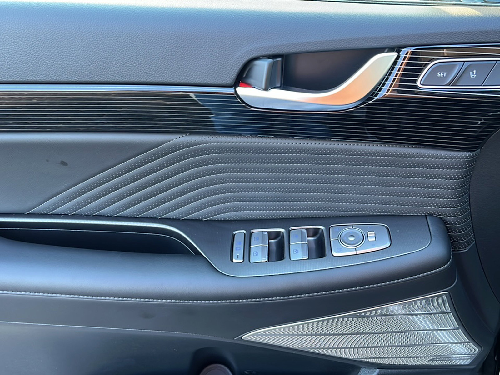 Used 2025 Hyundai Palisade Calligraphy image 16