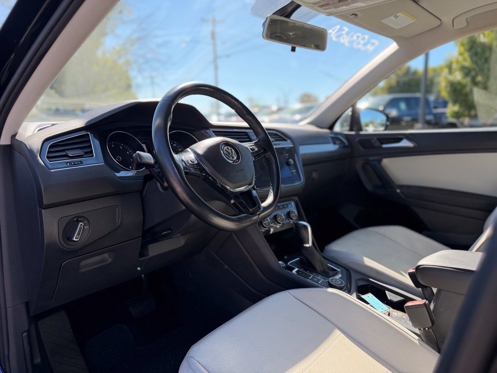 Used 2018 Volkswagen Tiguan SE w/ Panoramic Sunroof Package AWD/4WD image 13