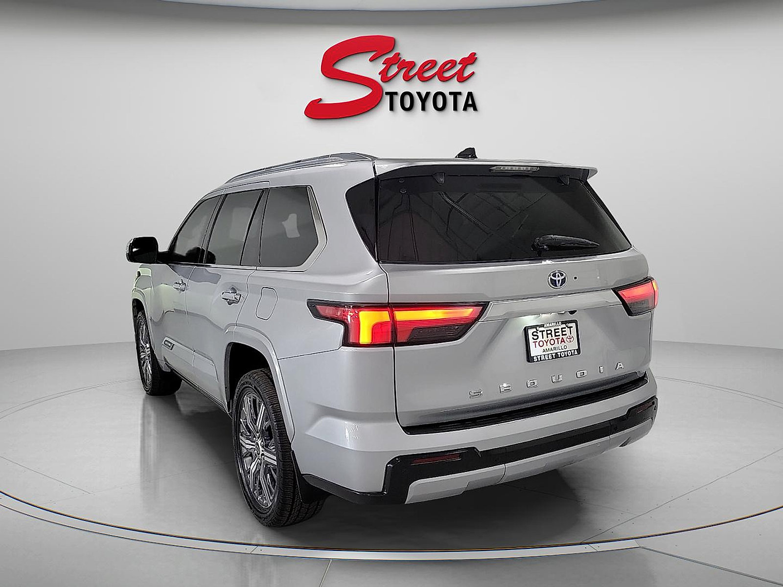 Certified 2023 Toyota Sequoia Capstone AWD/4WD image 2