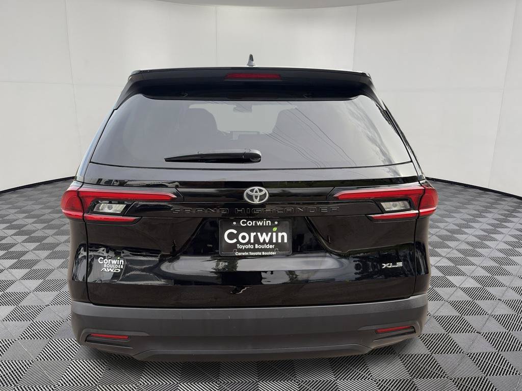 Used 2025 Toyota Grand Highlander AWD image 7