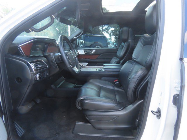 Used 2020 Lincoln Navigator Reserve w/ Equipment Group 208A Reserve AWD/4WD image 25