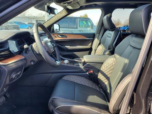 New 2026 Jeep Grand Cherokee Summit w/ Adv Protech Group IV image 5