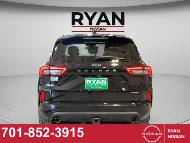 Used 2023 Ford Escape ST-Line Elite w/ Premium Technology Package AWD/4WD image 16