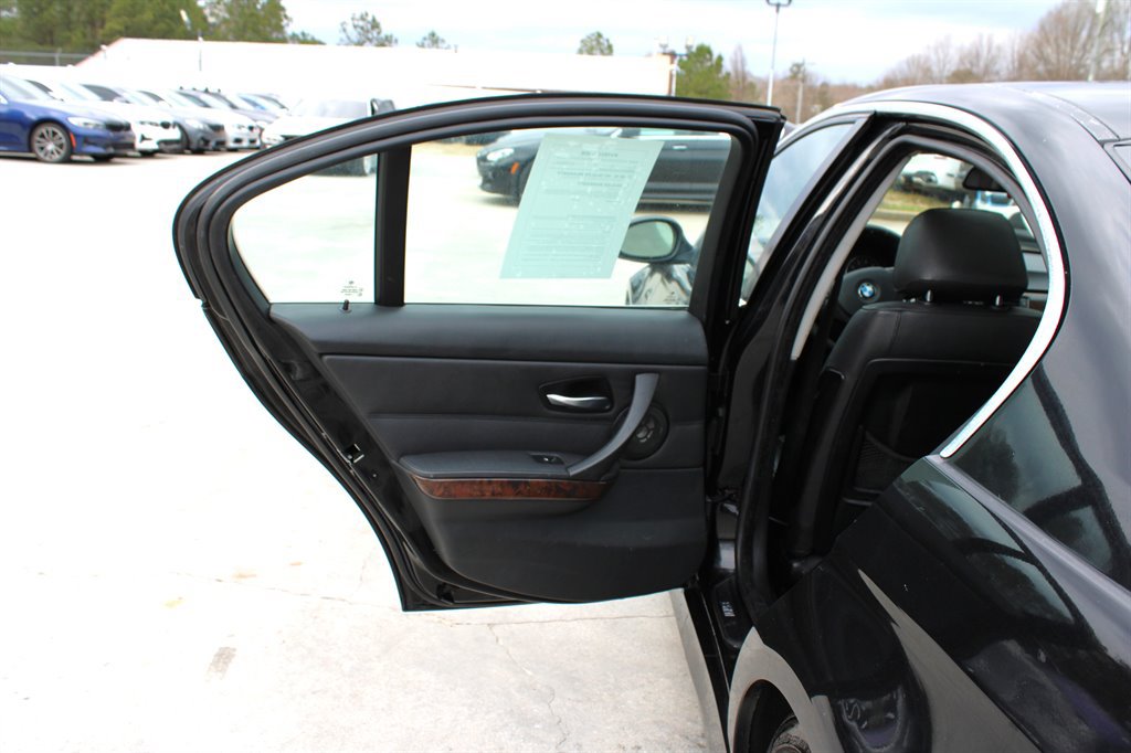 Used 2006 BMW 330i Sedan RWD image 24