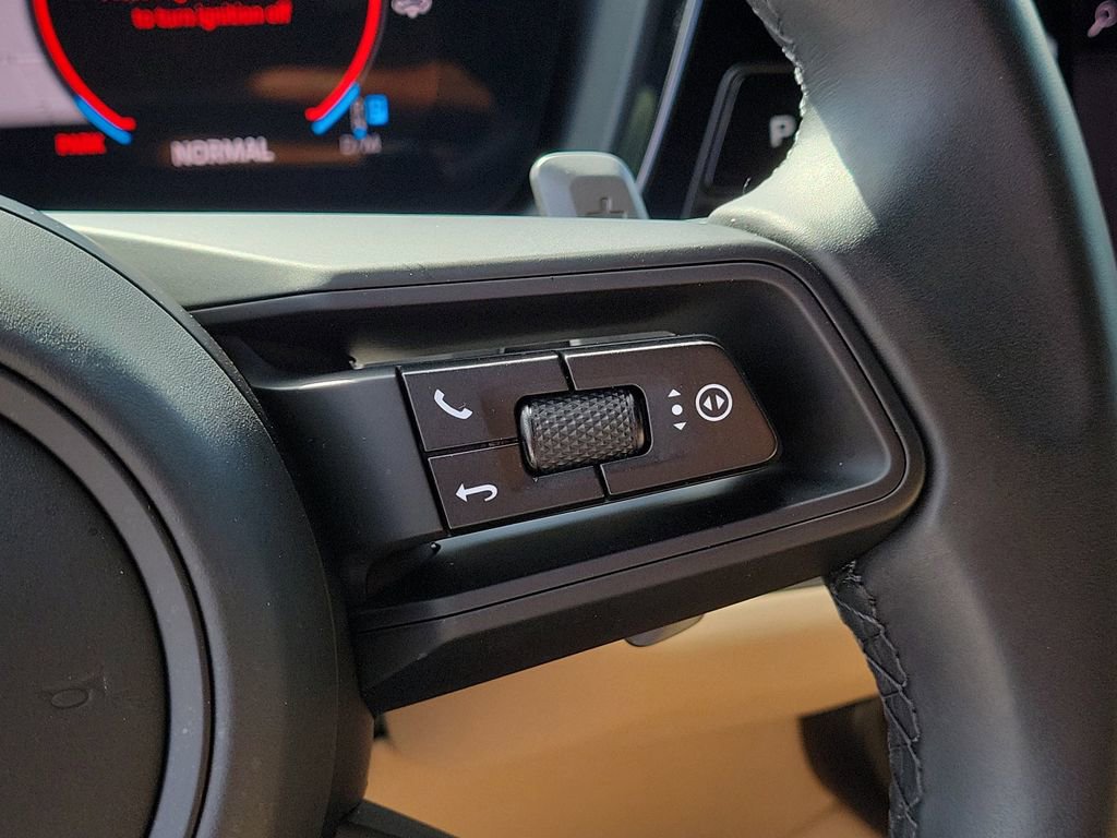 Certified 2025 Porsche Cayenne image 35