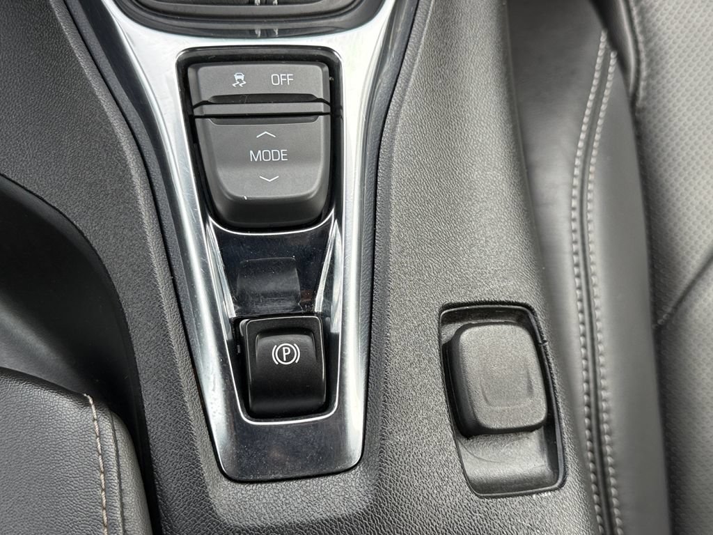 Used 2020 Chevrolet Camaro SS RWD image 19