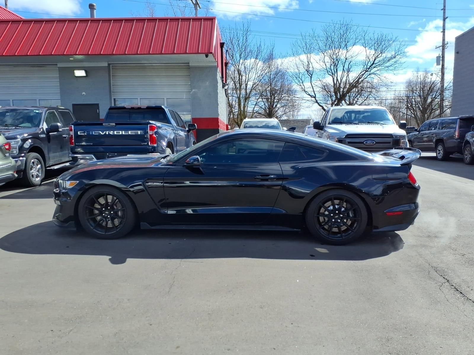 Used 2020 Ford Mustang Shelby GT350 w/ Technology Package RWD image 2