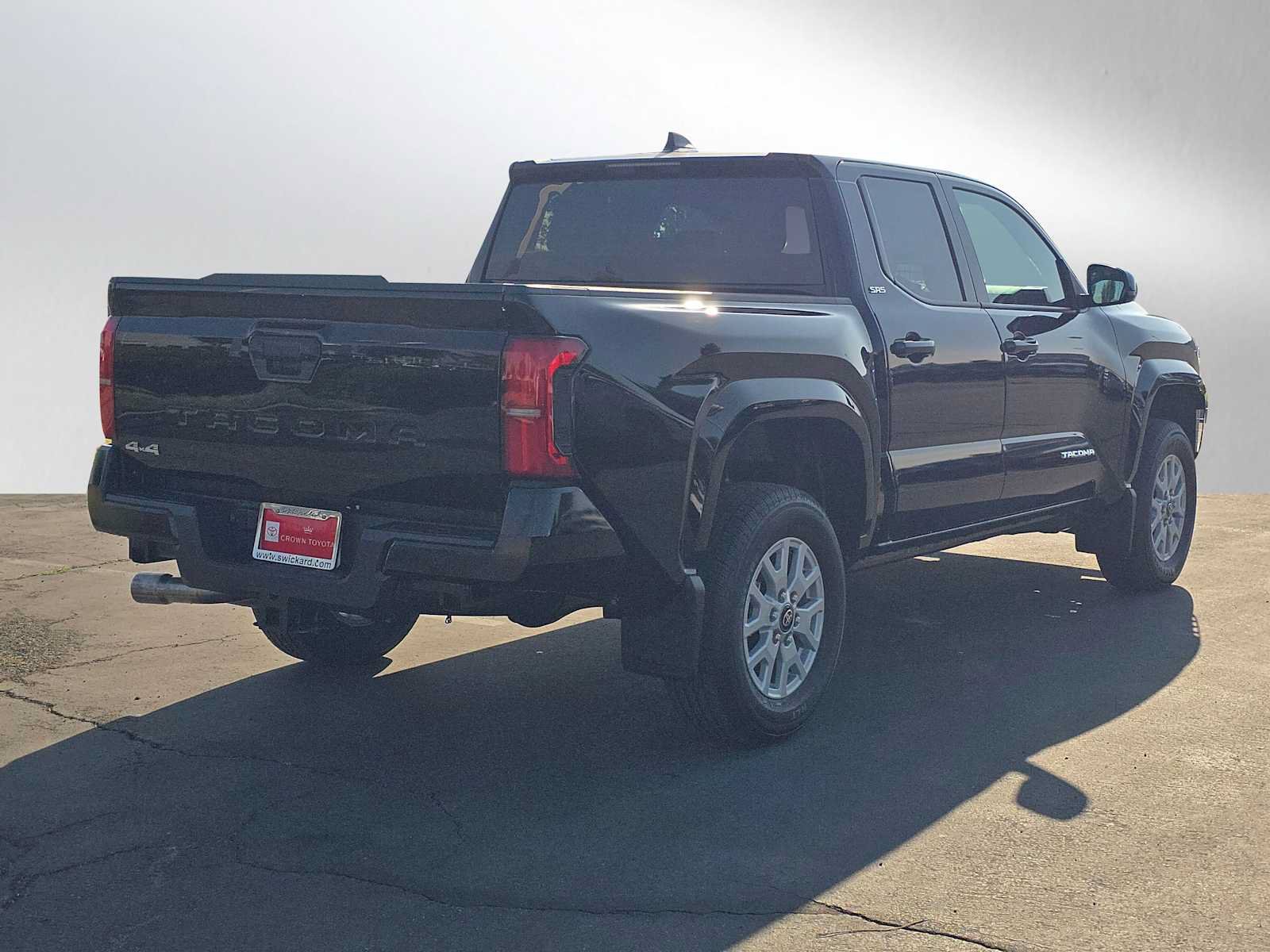 Used 2026 Toyota Tacoma SR5 AWD/4WD image 3