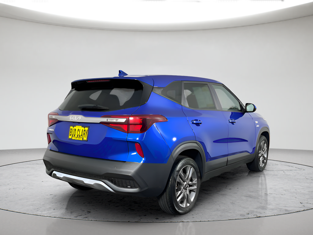 Used 2023 Kia Seltos LX AWD/4WD image 5