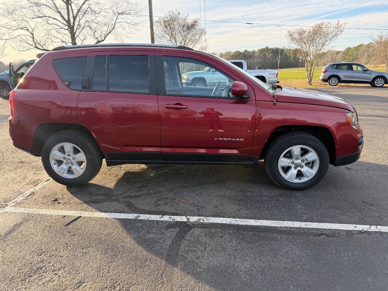 Used 2017 Jeep Compass Latitude image 4