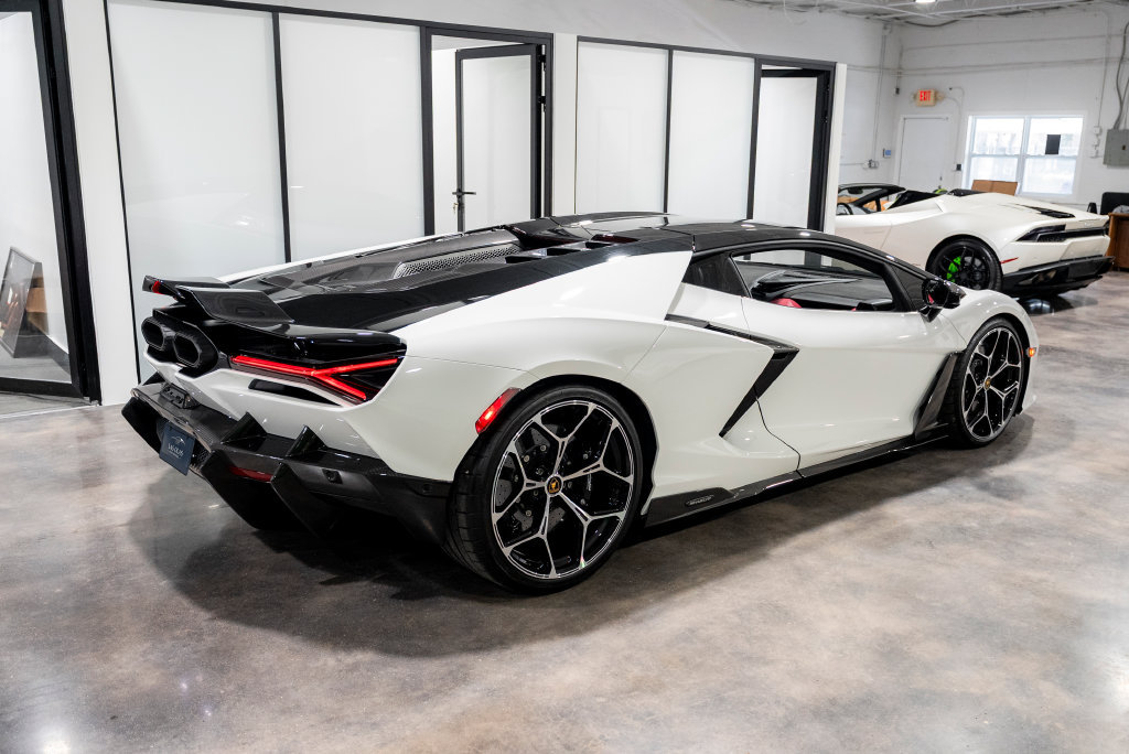 Used 2025 Lamborghini Revuelto AWD/4WD image 44
