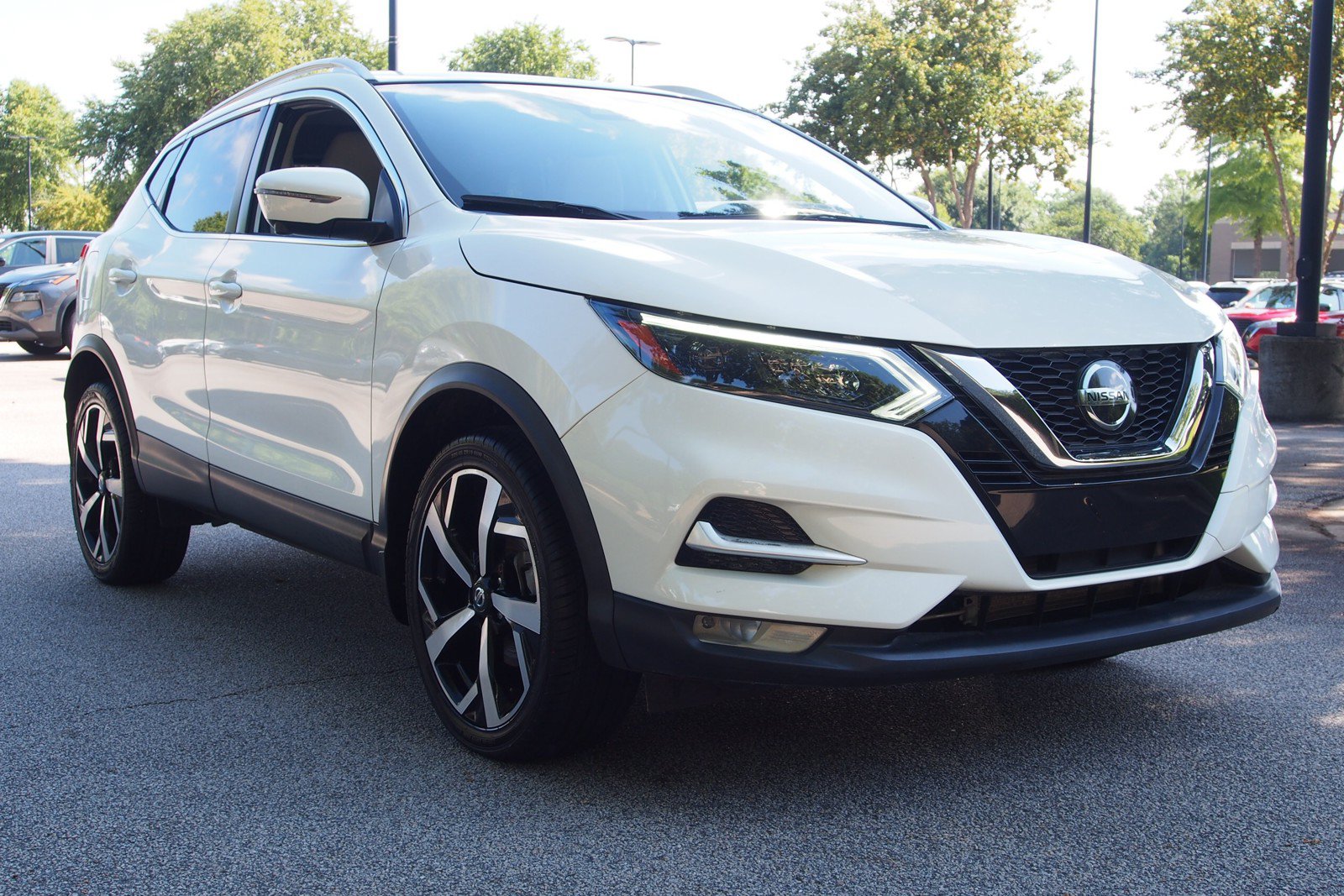 Used 2022 Nissan Rogue Sport SL w/ Premium Package FWD video 1