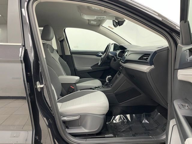 Used 2024 Volkswagen Taos SE w/ Black Wheel Plus Package image 14