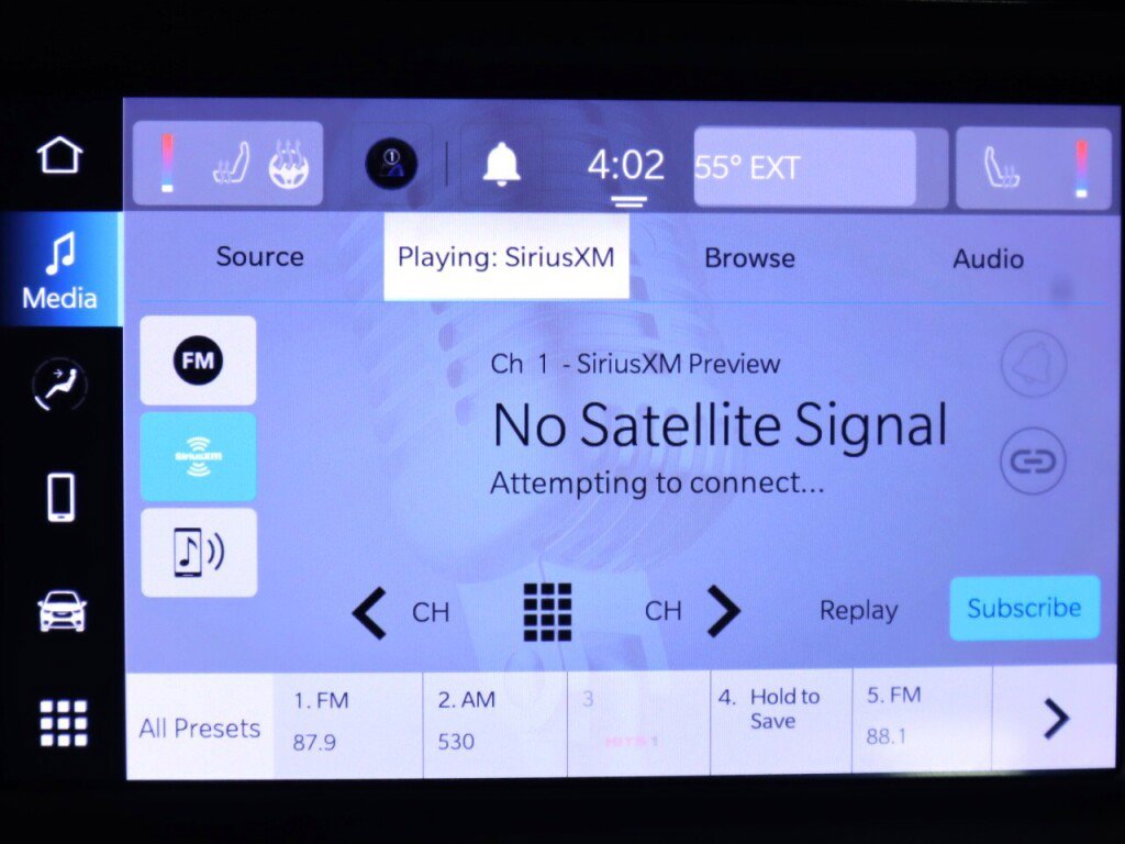 Used 2022 Chrysler Voyager LX image 17