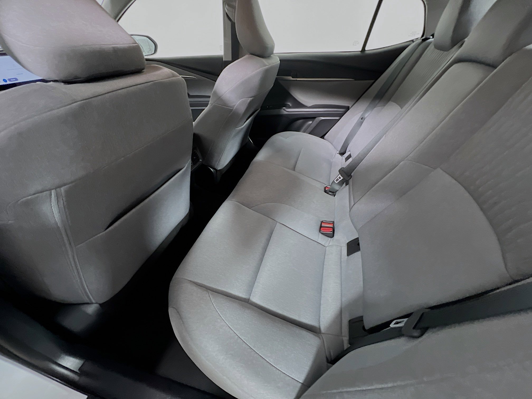 Used 2025 Toyota Camry LE w/ Convenience Package image 29