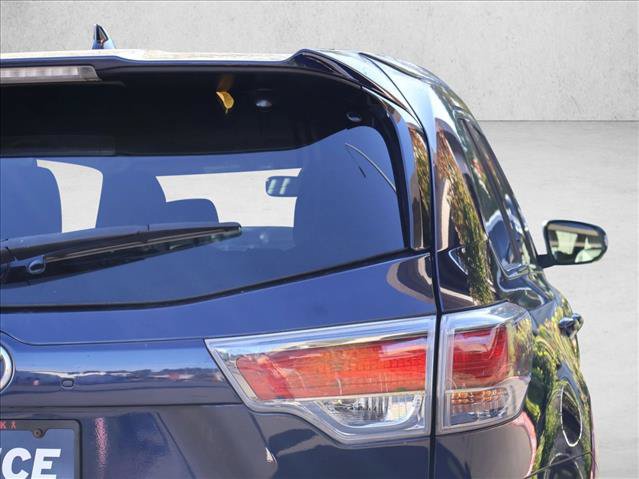 Used 2015 Toyota Highlander XLE AWD/4WD image 8