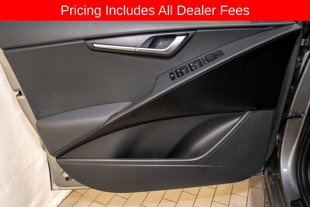 Used 2023 Kia Niro LX FWD image 11