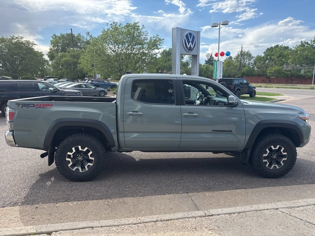 Used 2022 Toyota Tacoma TRD Off-Road AWD/4WD image 16