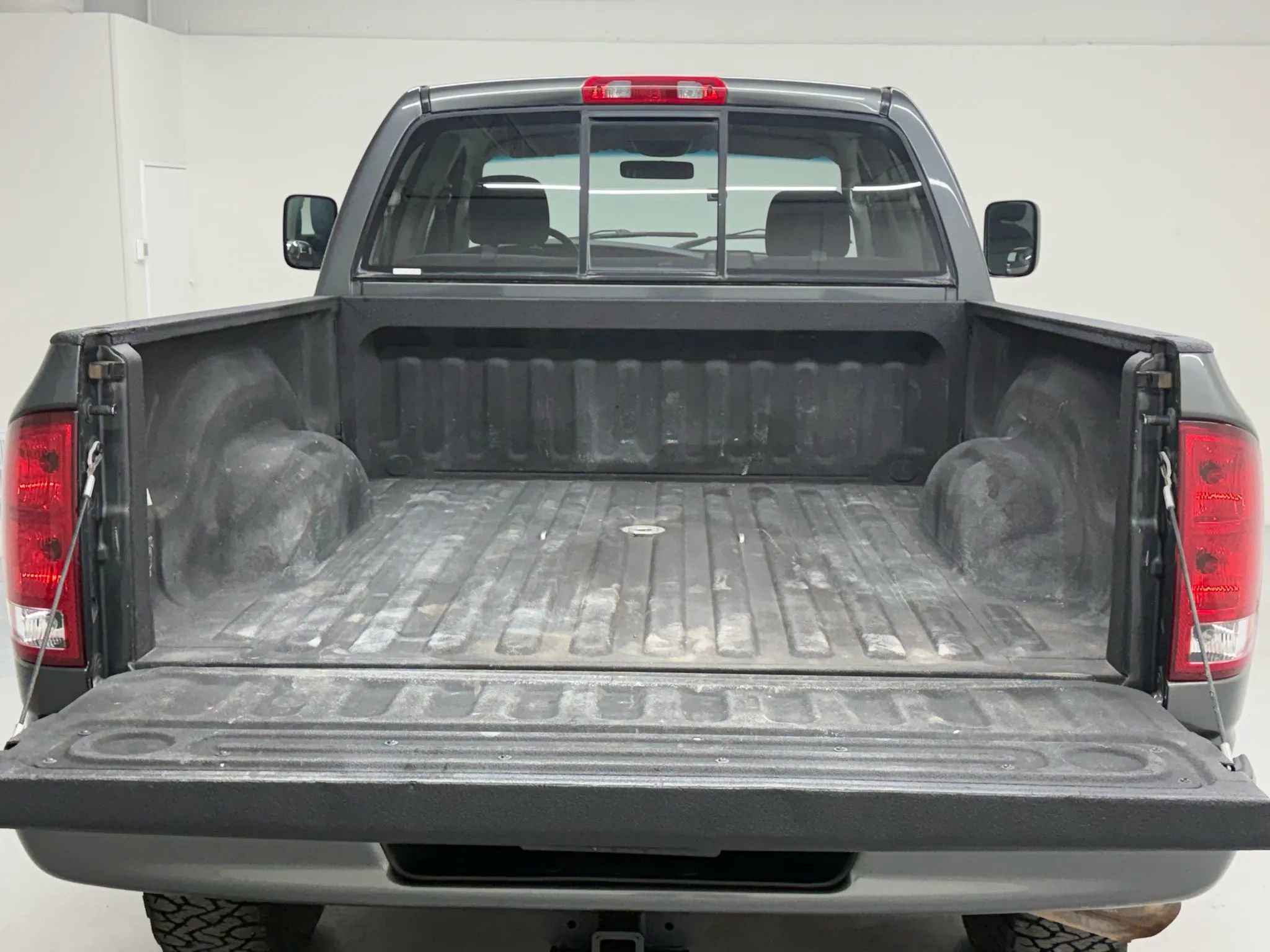 Used 2003 Dodge Ram 2500 Truck SLT image 30