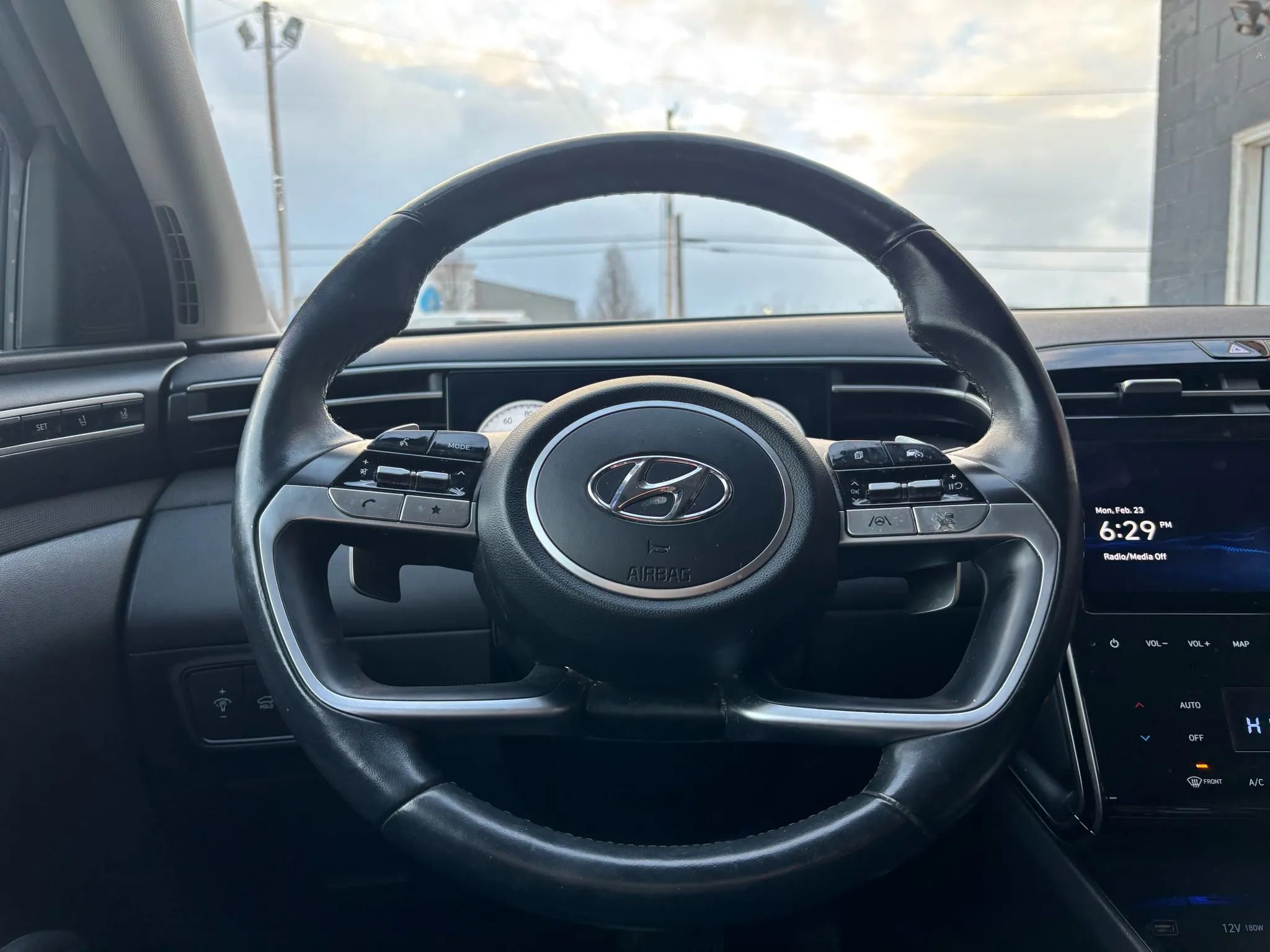 Used 2022 Hyundai Tucson Limited image 21