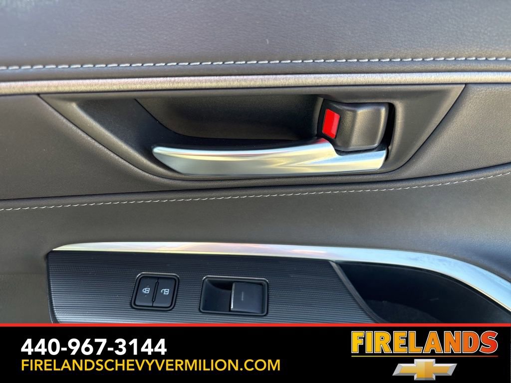 Used 2024 Toyota Venza Nightshade AWD/4WD image 31