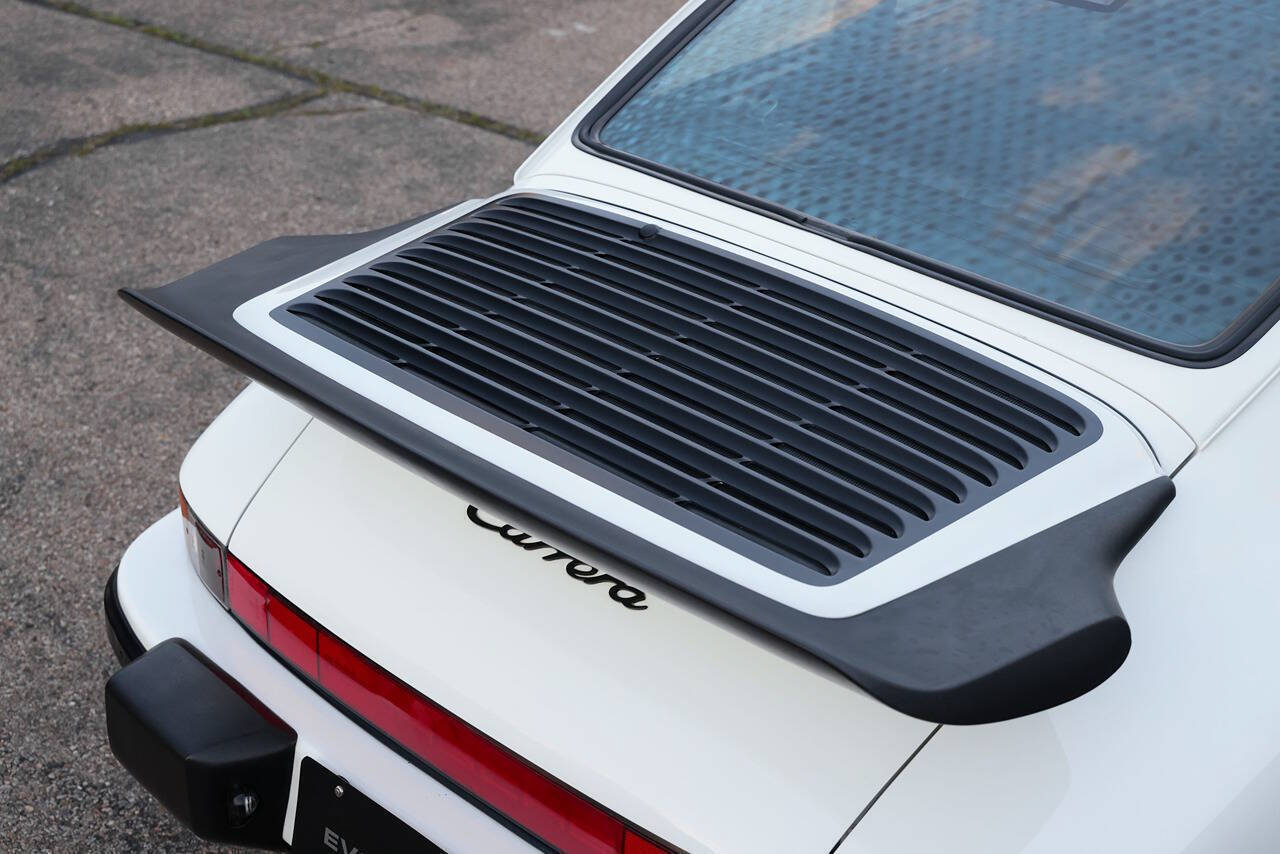 Used 1989 Porsche 911 Carrera RWD image 11