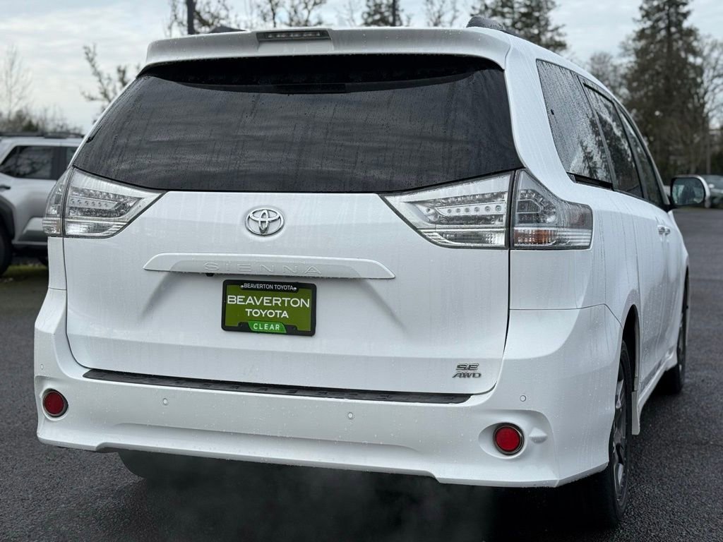 Used 2020 Toyota Sienna SE image 5