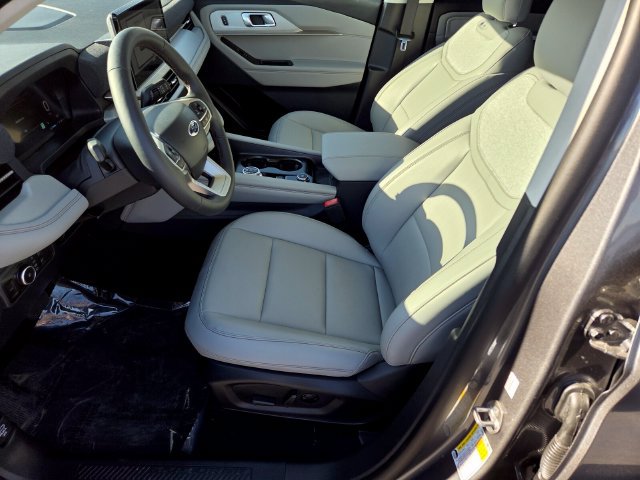 New 2026 Ford Explorer Active w/ Active Comfort Package AWD/4WD image 6