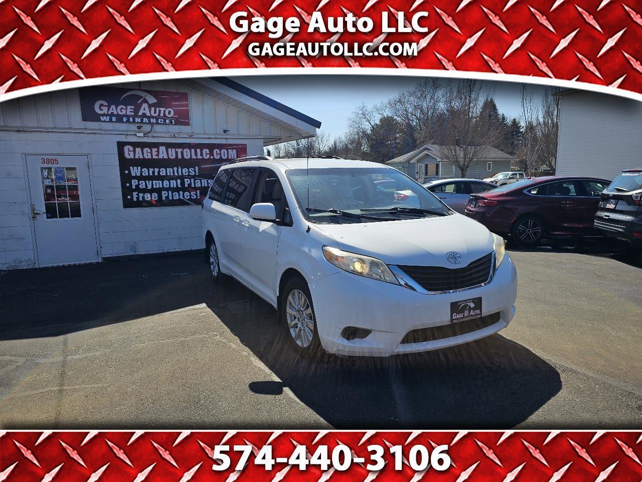 Used 2012 Toyota Sienna LE w/ Towing Pkg image 1