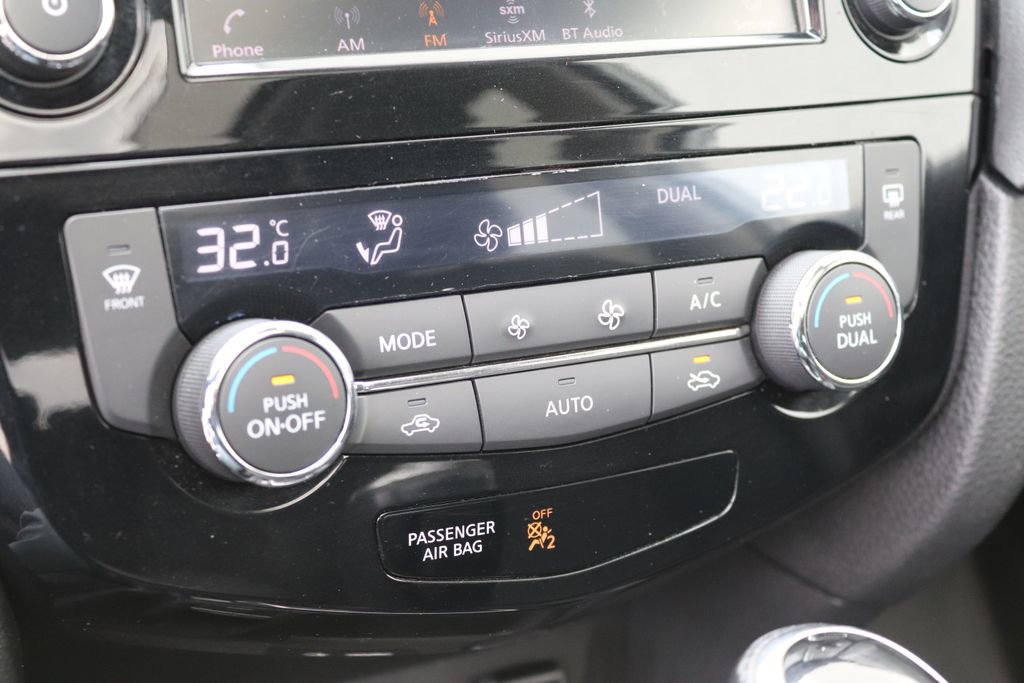 Used 2020 Nissan Rogue SV image 30