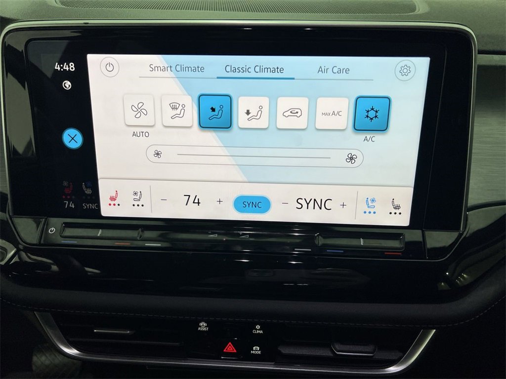 Used 2025 Volkswagen Atlas Cross Sport SE image 17