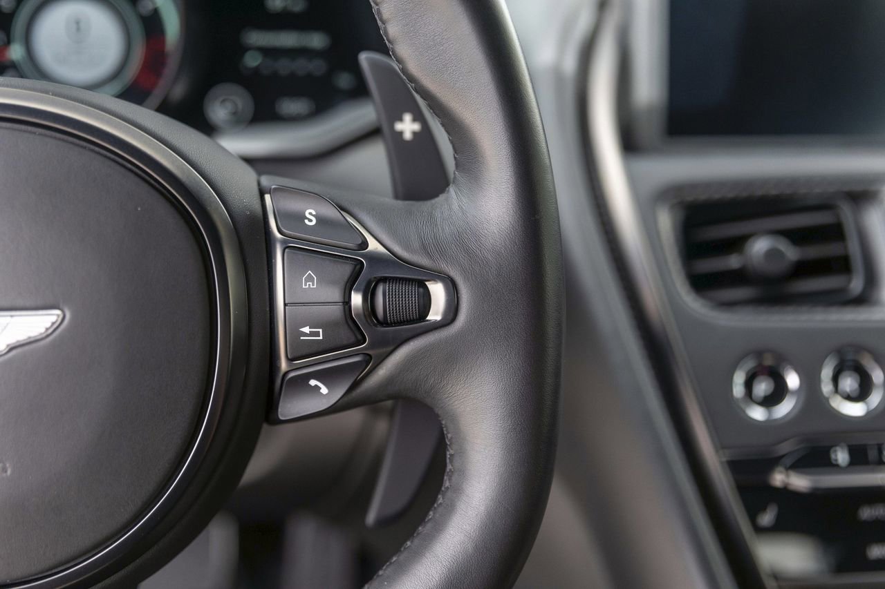 Used 2019 Aston Martin DBS Superleggera image 39