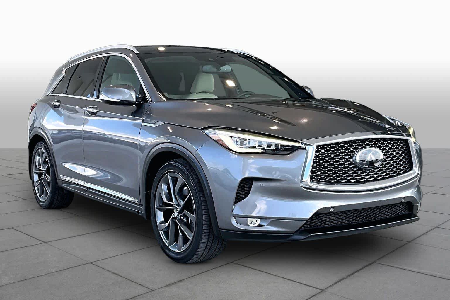 Used 2019 INFINITI QX50 Essential w/ Sensory Package FWD image 2