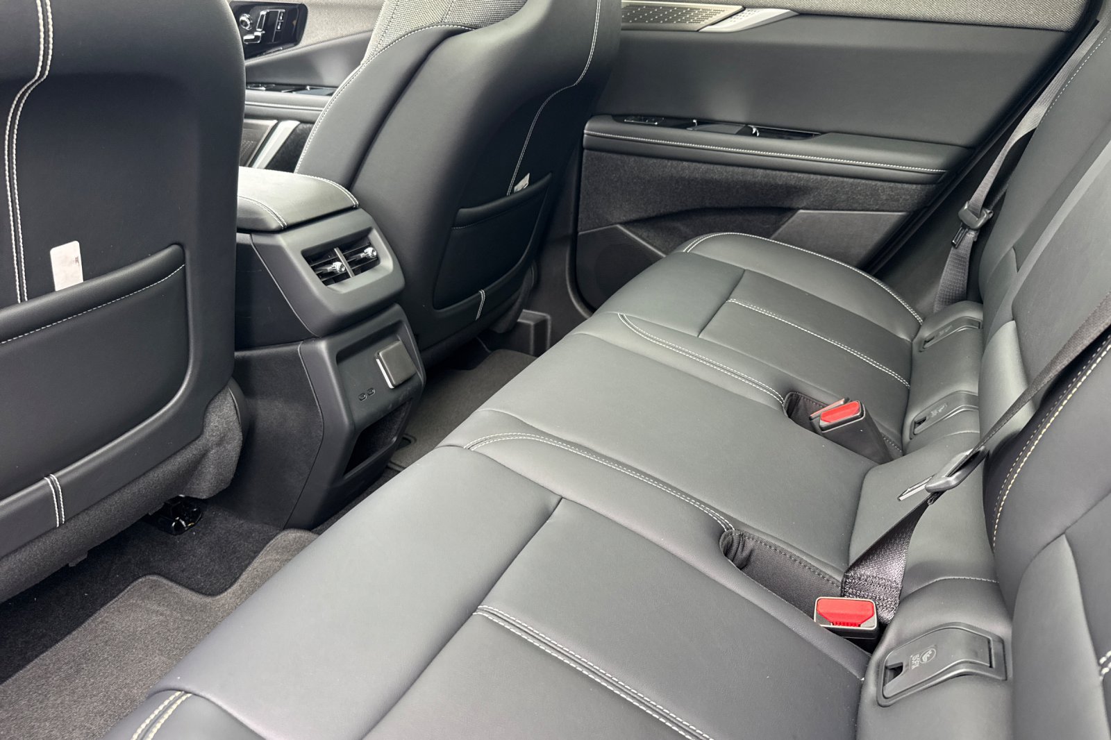 New 2027 Cadillac Optiq Sport w/ LPO, Floor Liner Package AWD/4WD image 40