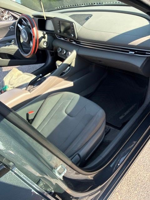 Used 2024 Hyundai Elantra SE FWD image 15