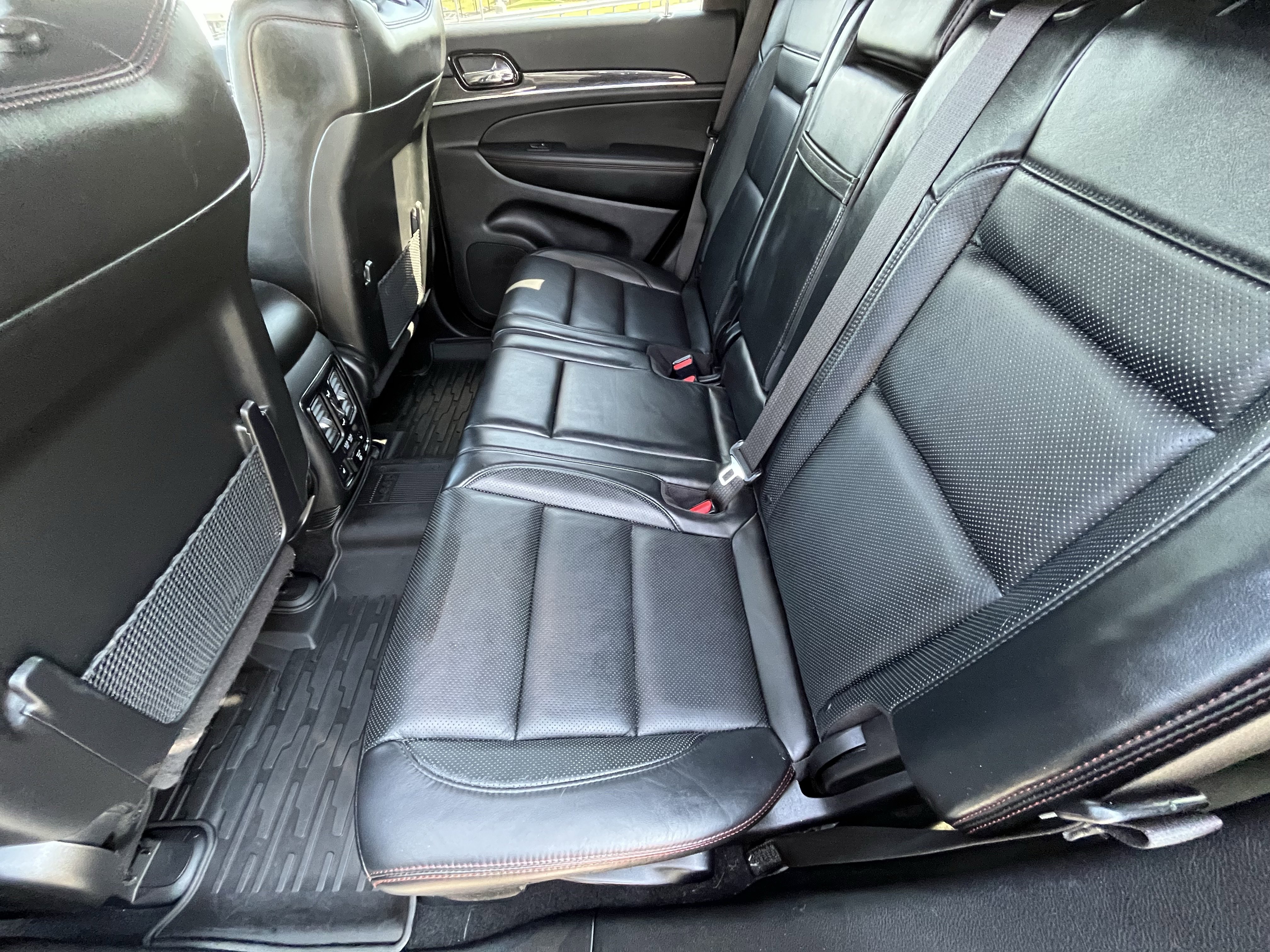 Used 2021 Jeep Grand Cherokee Trailhawk w/ Trailhawk Luxury Group AWD/4WD image 31