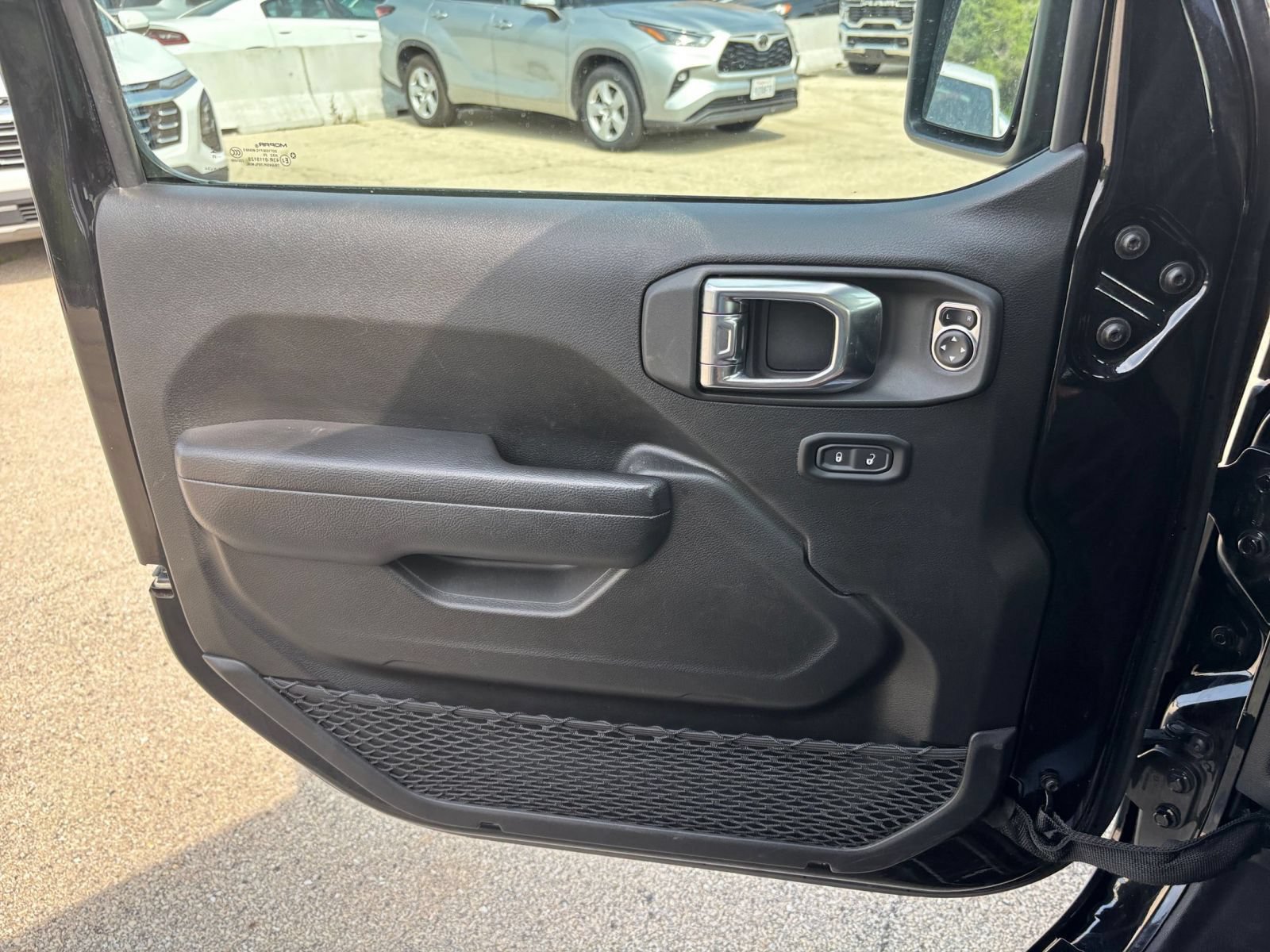 Used 2025 Jeep Wrangler Unlimited Sport AWD/4WD image 15