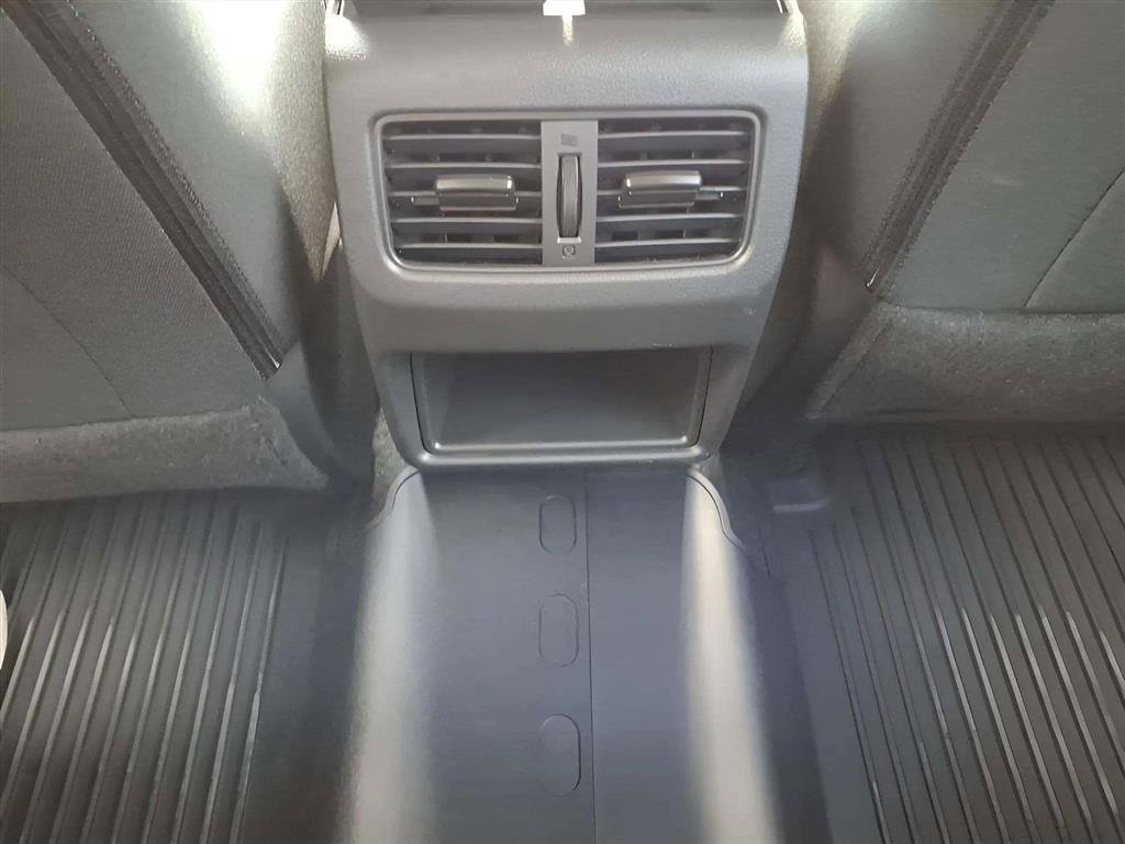 Used 2025 Nissan Rogue S image 13