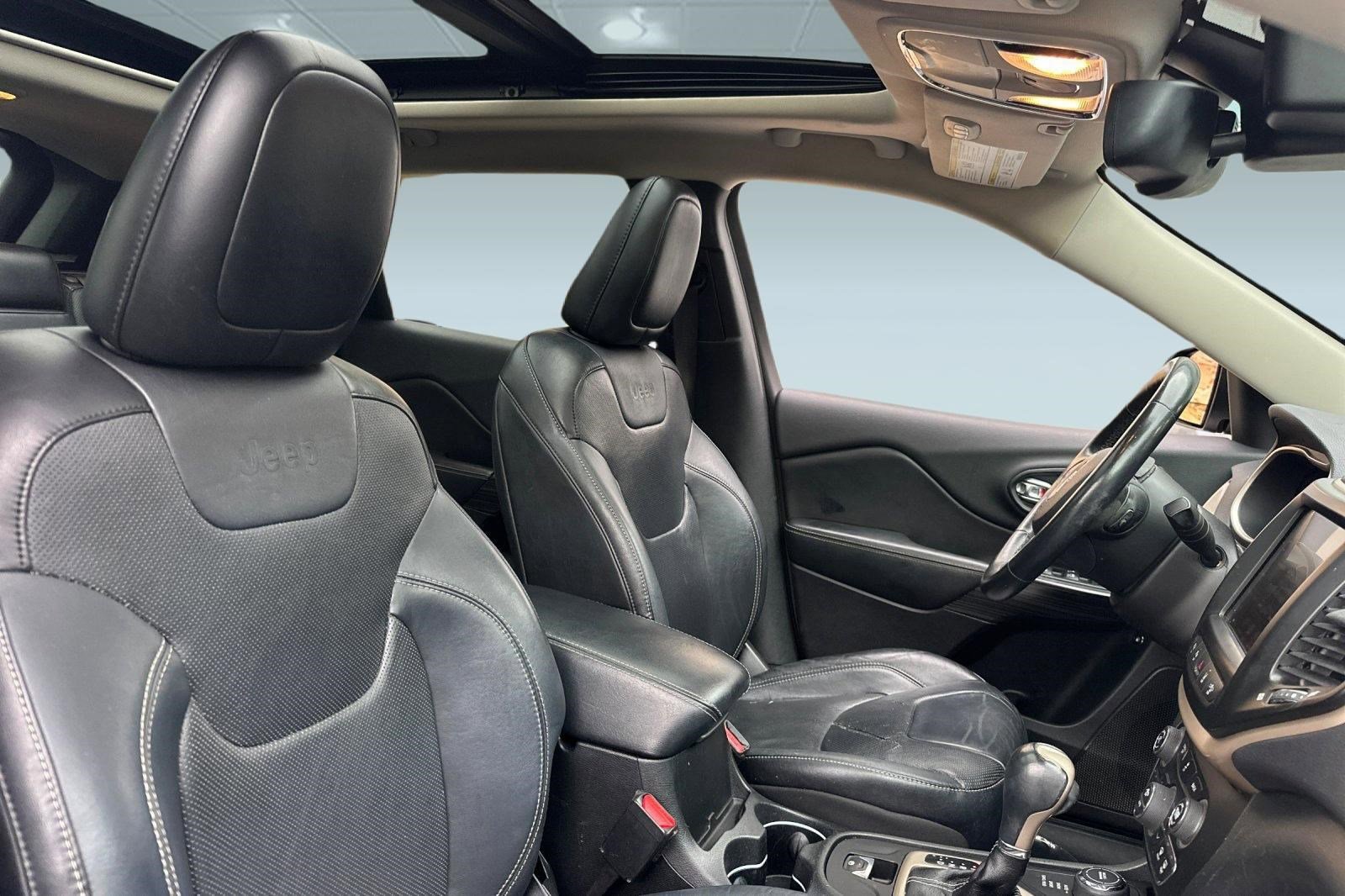 Used 2014 Jeep Cherokee Limited w/ Technology Group image 32