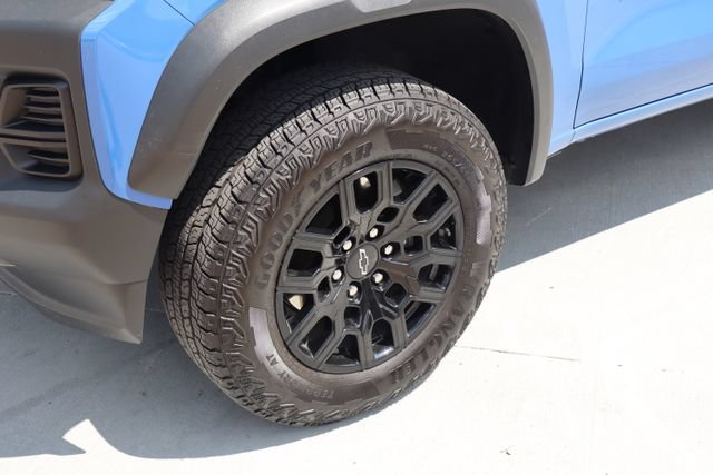 Used 2025 Chevrolet Colorado Trail Boss AWD/4WD image 2