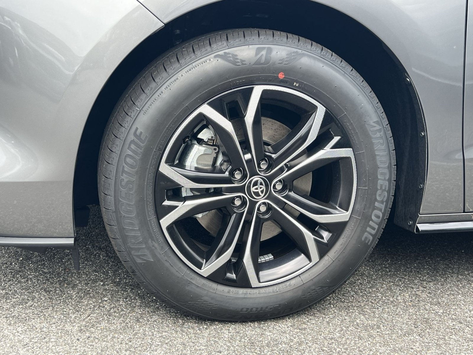 New 2026 Toyota Sienna Platinum AWD/4WD image 5