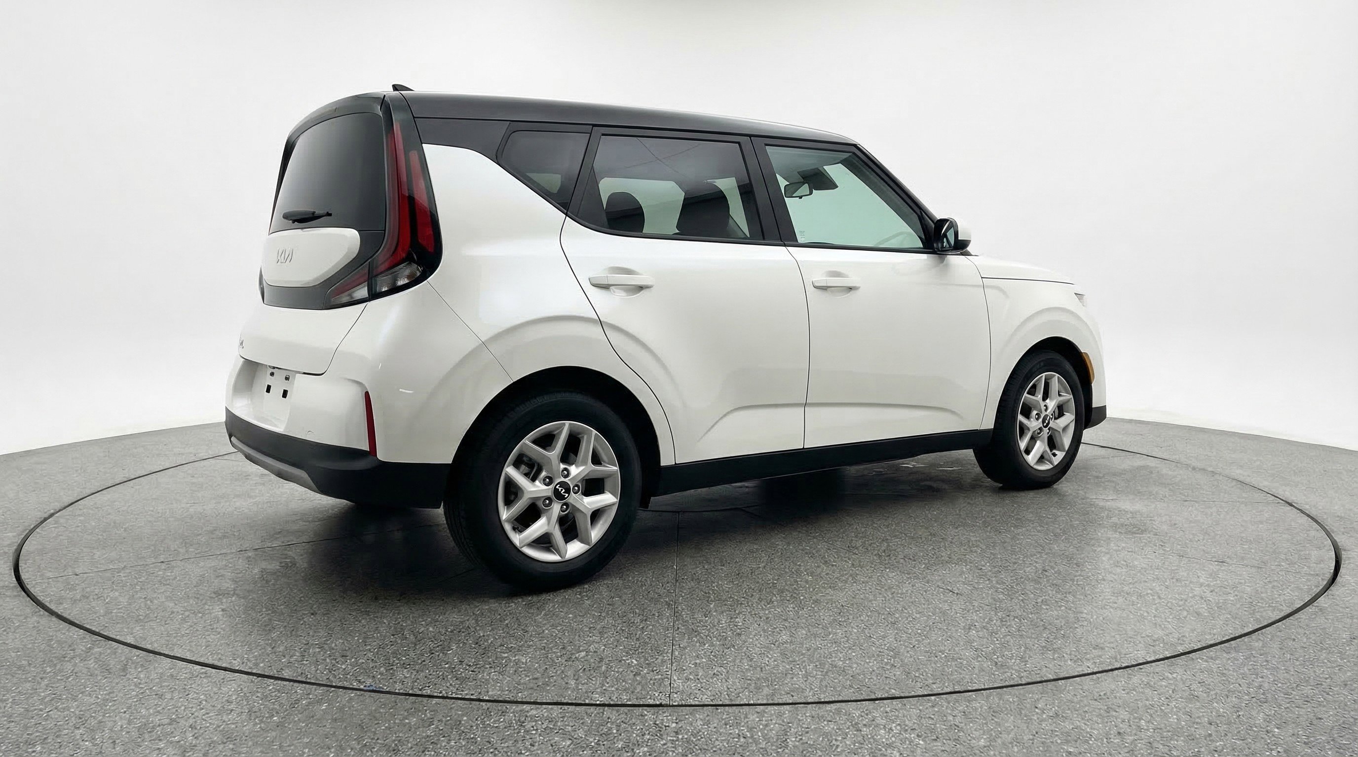 Used 2025 Kia Soul LX w/ LX Technology Package image 9