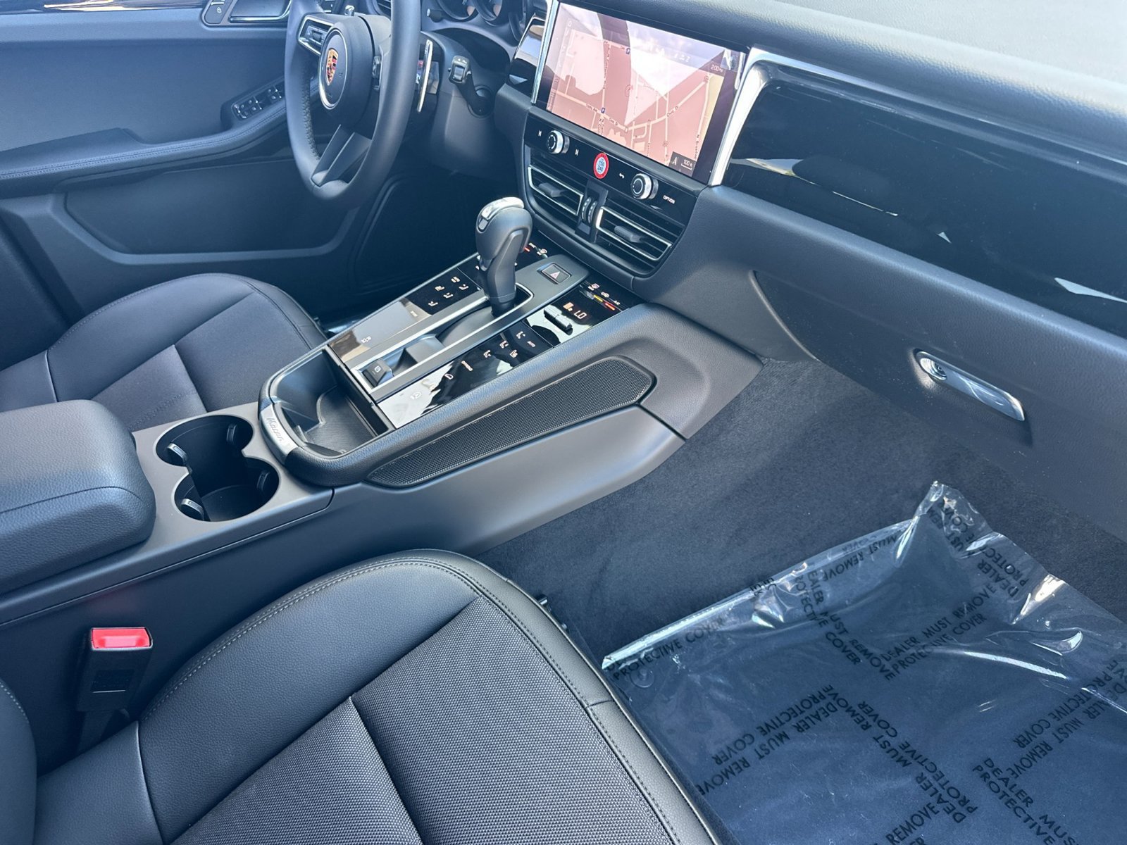 New 2026 Porsche Macan AWD/4WD image 24