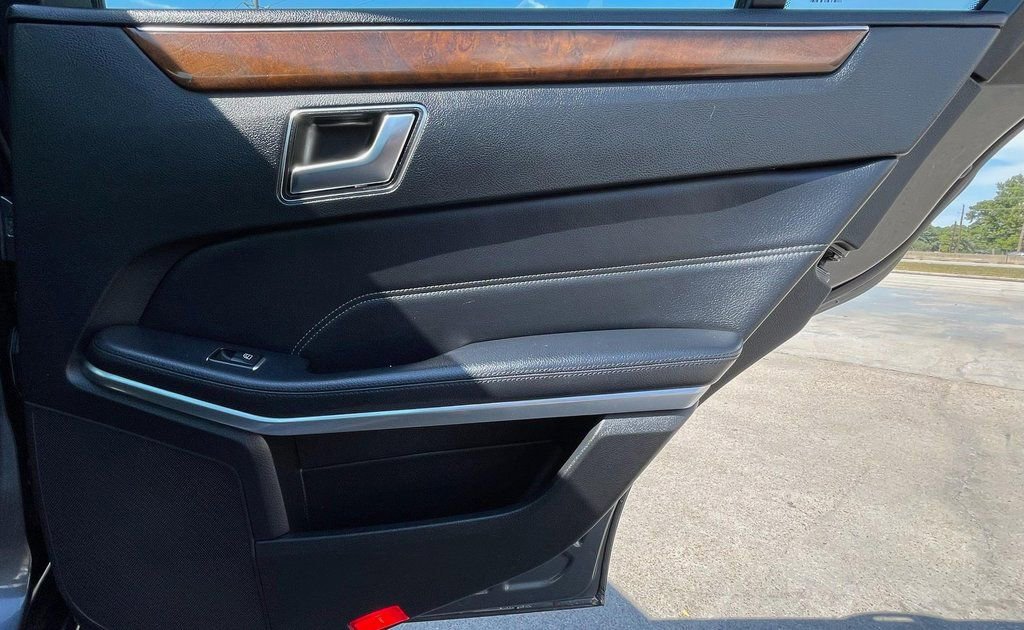 Used 2014 Mercedes-Benz E 350 4MATIC Sedan w/ Premium 1 Package image 37